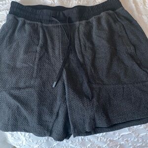 Men’s LULULEMON Honeycomb Shorts
